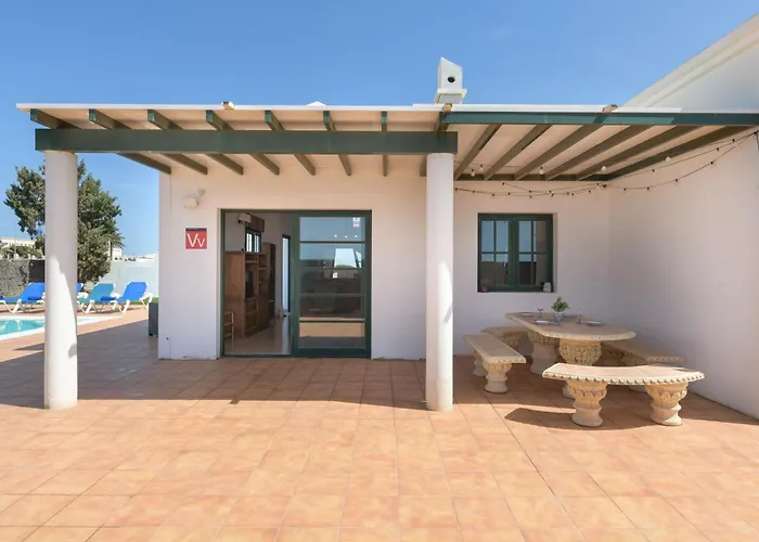 Vista De La Montana * Playa Blanca (Lanzarote)