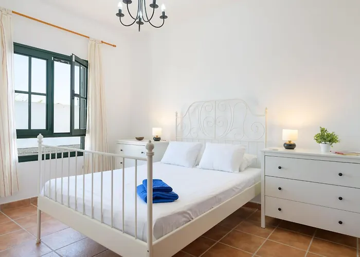 Vista De La Montana Nyaraló